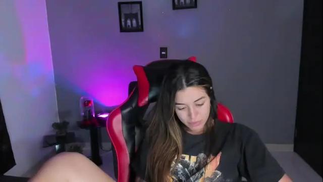 Image 10 of zoee_jackson Stream on Chaturbate on 2 months ago