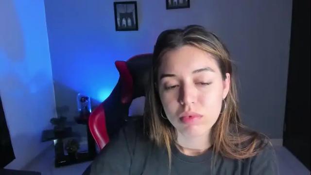 Image 11 of zoee_jackson Stream on Chaturbate on 2 months ago