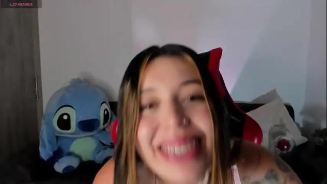 Image 8 of zoee_jackson Stream on Chaturbate on 1 month ago