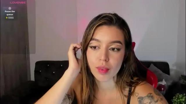Image 2 of zoee_jackson Stream on Chaturbate on 1 month ago