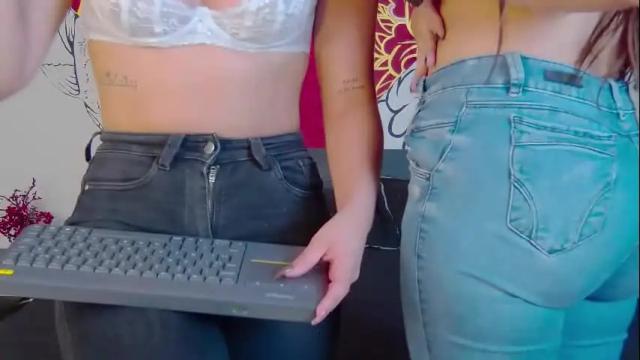 Image 11 of zoee_moretti Stream on Chaturbate on 18 days ago