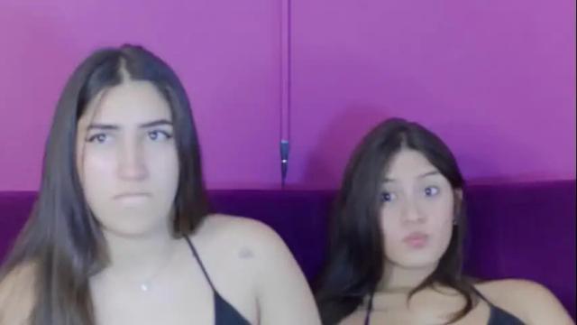 Image 3 of zoee_moretti Stream on Chaturbate on 11 days ago