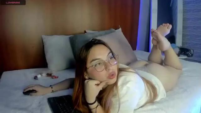 Image 2 of zoeegv Stream on Chaturbate on 20 months ago