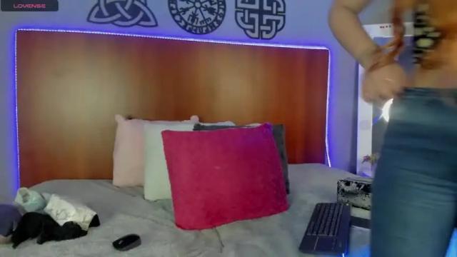 Image 4 of zoeegv Stream on Chaturbate on 20 months ago