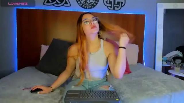 Image 4 of zoeegv Stream on Chaturbate on 19 months ago
