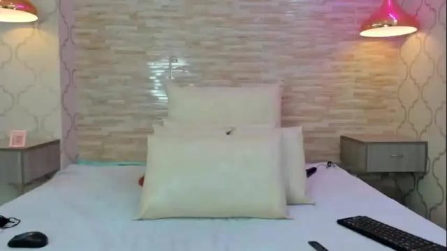 Image 8 of zoeesmitth Stream on Chaturbate on 1 month ago