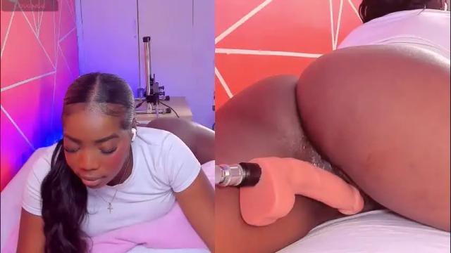 Image 12 of zoeethompson_cm Stream on Chaturbate on 16 days ago