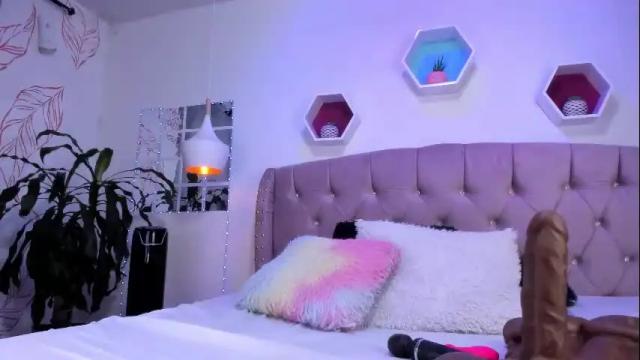 Image 10 of zoehilton Stream on Chaturbate on 1 month ago