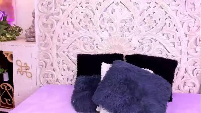 Image 10 of zoehilton Stream on Chaturbate on 1 month ago