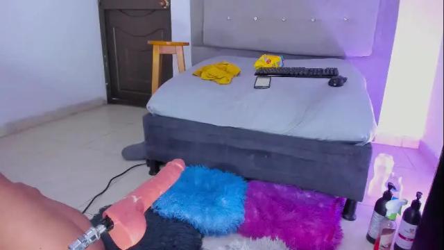 Image 4 of zoeholmes Stream on Chaturbate on 1 month ago