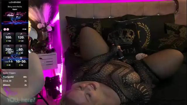 Image 10 of zoemesmerizee Stream on Chaturbate on 1 month ago