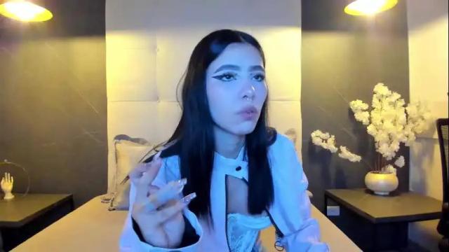 Image 2 of zoerodriguezz Stream on Chaturbate on 22 days ago