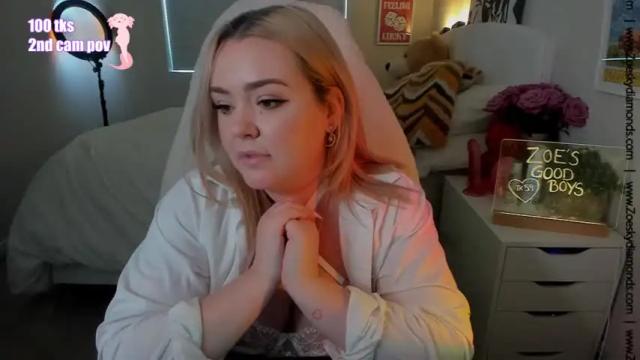 Image 7 of zoeskydiamonds Stream on Chaturbate on 19 months ago