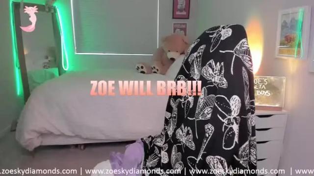 Image 3 of zoeskydiamonds Stream on Chaturbate on 17 months ago