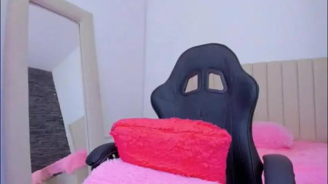 Image 2 of zoeth_ruiz Stream on Chaturbate on 2 months ago