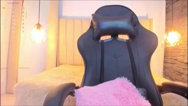 Image 2 of zoeth_ruiz Stream on Chaturbate on 1 month ago