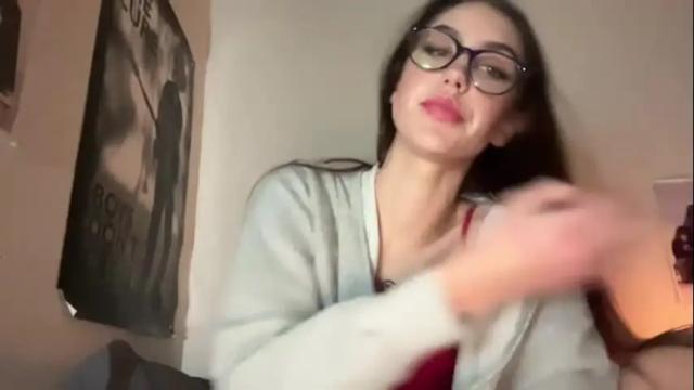 Image 6 of zoewalkerxo Stream on Chaturbate on 16 months ago