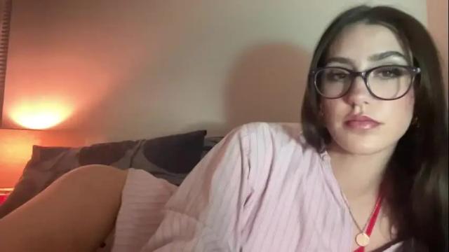 Image 3 of zoewalkerxo Stream on Chaturbate on 16 months ago