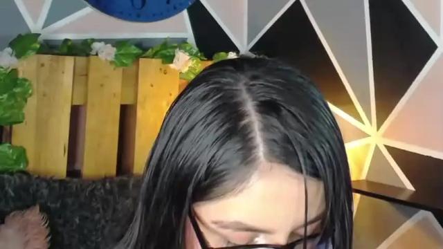 Image 3 of zoey_thin Stream on Chaturbate on 23 months ago
