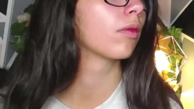 Image 2 of zoey_thin Stream on Chaturbate on 21 months ago