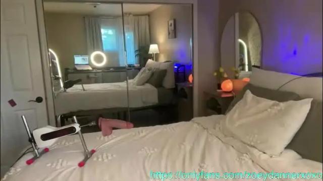 Image 3 of zoeydanner Stream on Chaturbate on 3 days ago