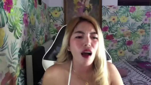 Image 4 of zoeymiles Stream on Chaturbate on 17 months ago