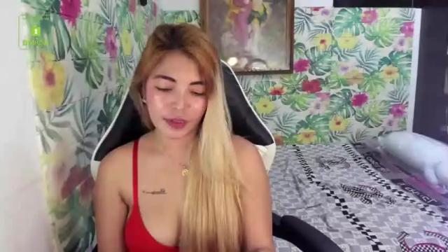 Image 3 of zoeymiles Stream on Chaturbate on 16 months ago