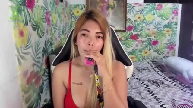 Image 6 of zoeymiles Stream on Chaturbate on 16 months ago