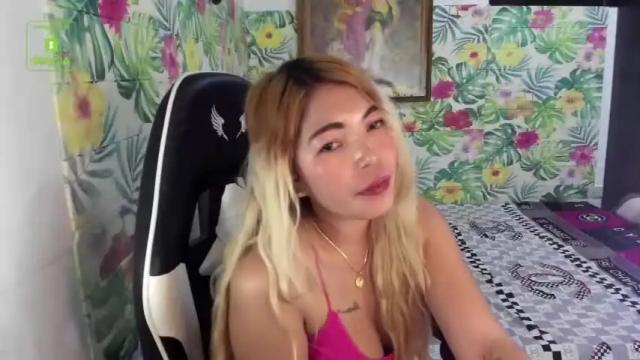 Image 2 of zoeymiles Stream on Chaturbate on 16 months ago