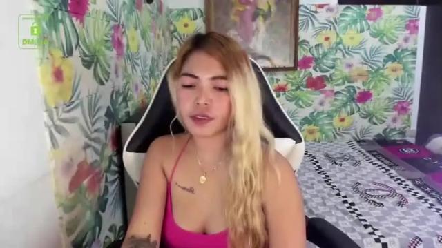 Image 8 of zoeymiles Stream on Chaturbate on 16 months ago