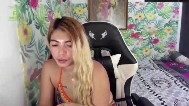 Image 2 of zoeymiles Stream on Chaturbate on 16 months ago