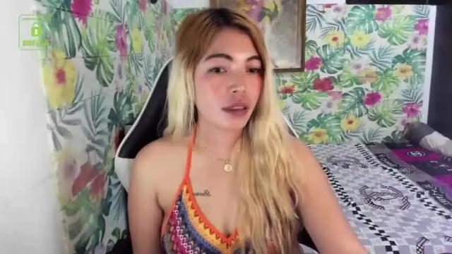 Image 3 of zoeymiles Stream on Chaturbate on 16 months ago