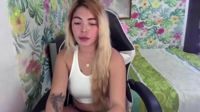 Image 2 of zoeymiles Stream on Chaturbate on 16 months ago