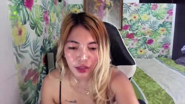 Image 6 of zoeymiles Stream on Chaturbate on 16 months ago