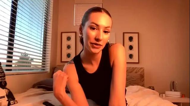 Image 3 of zoeynandrews Stream on Chaturbate on 17 months ago