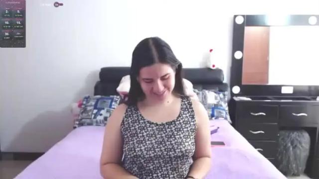 Image 2 of zohe_ Stream on Chaturbate on 13 months ago