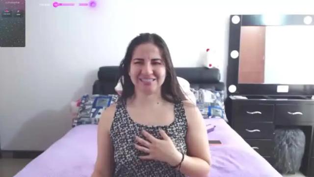 Image 3 of zohe_ Stream on Chaturbate on 13 months ago