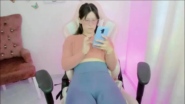 Image 4 of zooeybelair Stream on Chaturbate on 1 month ago