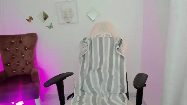 Image 10 of zooeybelair Stream on Chaturbate on 3 days ago