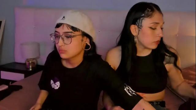 Image 3 of zowi_hottiee Stream on Chaturbate on 1 month ago