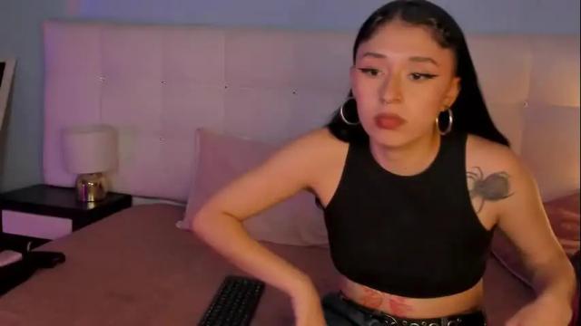 Image 4 of zowi_hottiee Stream on Chaturbate on 1 month ago