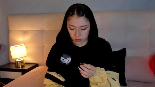 Image 7 of zowi_hottiee Stream on Chaturbate on 1 month ago