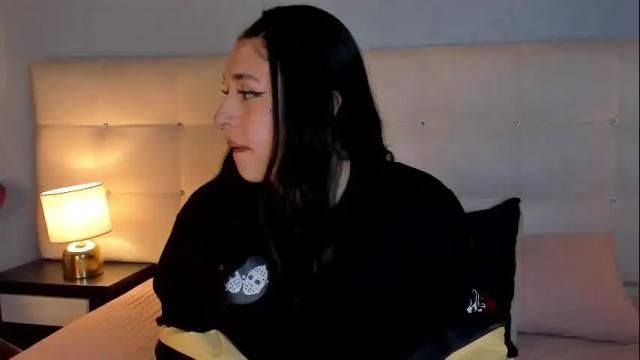 Image 8 of zowi_hottiee Stream on Chaturbate on 1 month ago