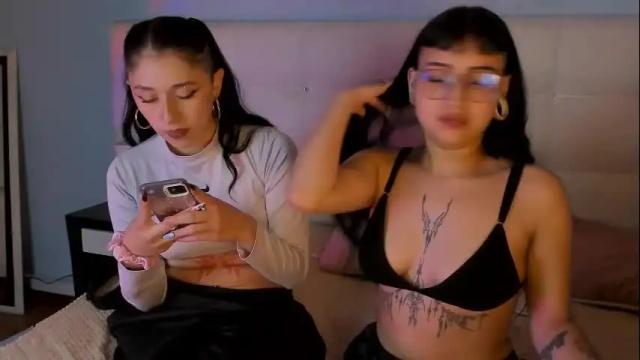 Image 4 of zowi_hottiee Stream on Chaturbate on 1 month ago