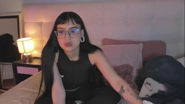 Image 2 of zowi_hottiee Stream on Chaturbate on 24 days ago