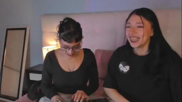 Image 10 of zowi_hottiee Stream on Chaturbate on 16 days ago