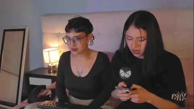 Image 7 of zowi_hottiee Stream on Chaturbate on 16 days ago