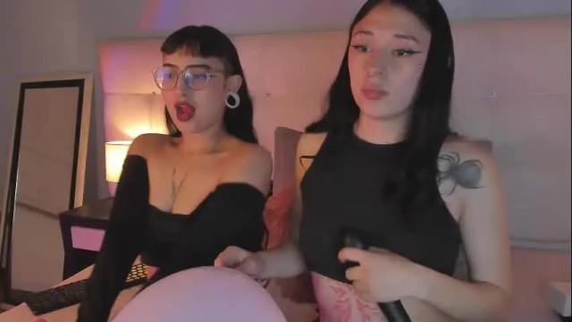 Image 2 of zowi_hottiee Stream on Chaturbate on 2 days ago