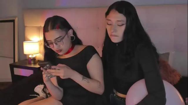 Thumbnail 1, zowi_hottiee's Stream at Chaturbate, 1 hour ago