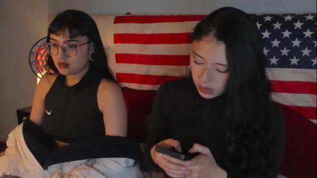 Image 2 of zowi_hottiee Stream on Chaturbate on 2 months ago